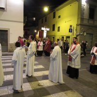 Il Crocifisso entra in Via Santo Stefano 